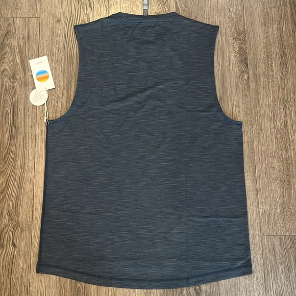 NWT Vuori Zephyr Muscle Tee Indigo Heather Large - Picture 8 of 10